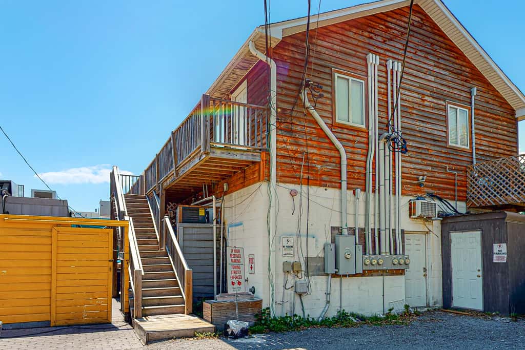 Dog-Friendly, Downtown Folly Beach Condo w/Free WiFi, Flatscreen TVs & more