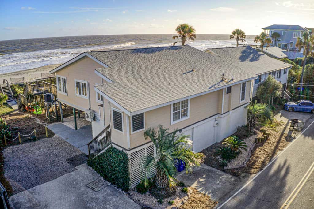 Recently updated Dog-friendly oceanfront home, lots of deck space & game room