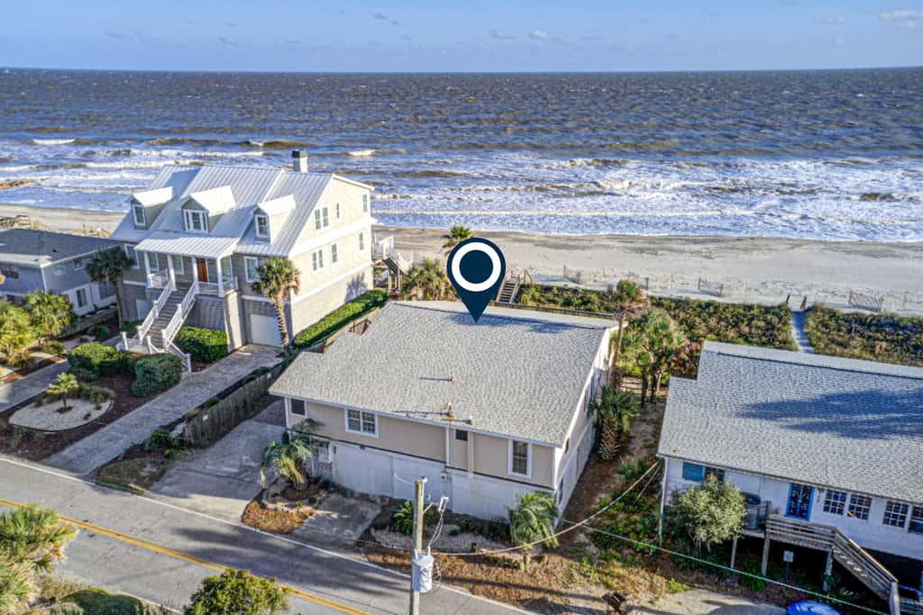Recently updated Dog-friendly oceanfront home, lots of deck space & game room