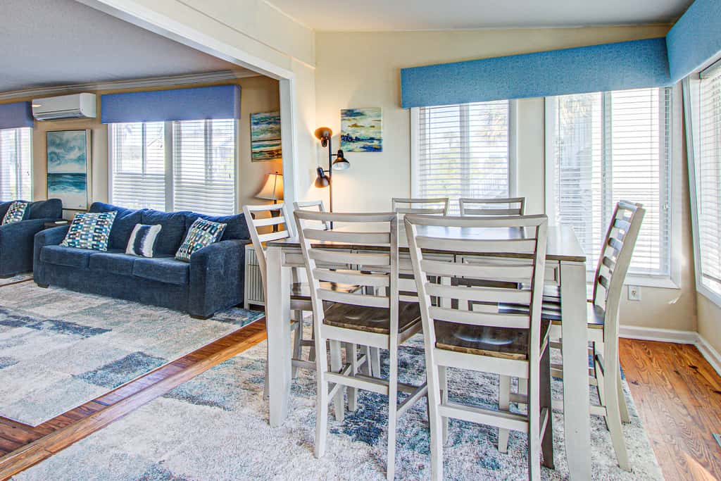 Recently updated Dog-friendly oceanfront home, lots of deck space & game room