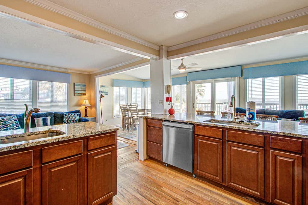 Recently updated Dog-friendly oceanfront home, lots of deck space & game room