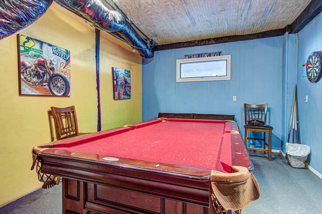 Recently updated Dog-friendly oceanfront home, lots of deck space & game room