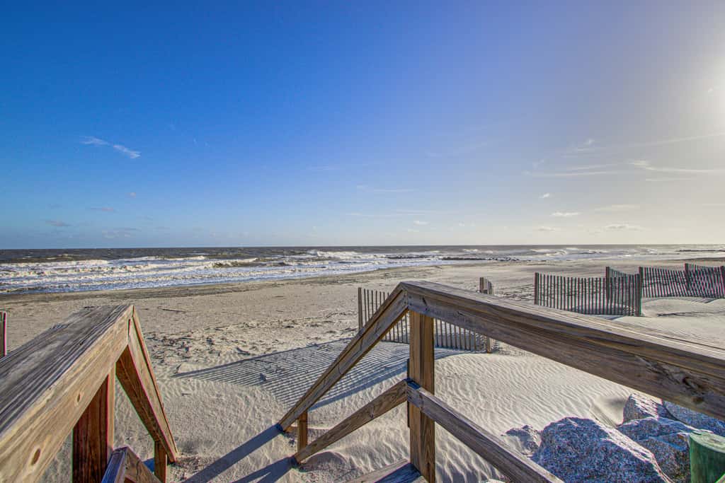 Recently updated Dog-friendly oceanfront home, lots of deck space & game room
