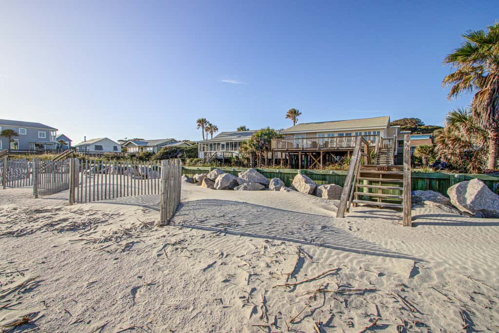 Recently updated Dog-friendly oceanfront home, lots of deck space & game room
