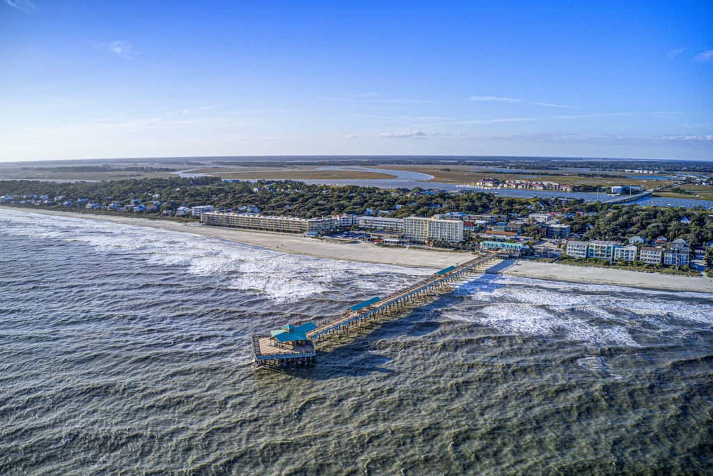 Recently updated Dog-friendly oceanfront home, lots of deck space & game room