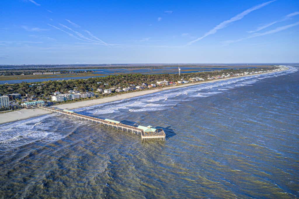 Recently updated Dog-friendly oceanfront home, lots of deck space & game room