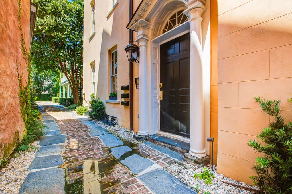 Rainbow Row Pied-À-Terre - 30 Day Rental