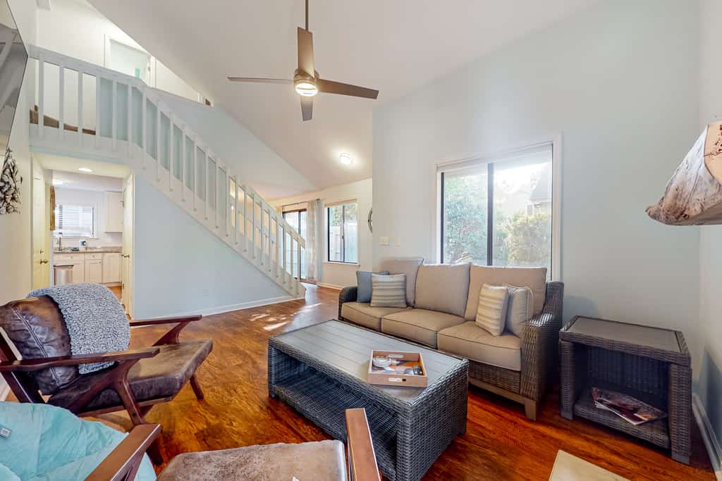 Maple Leaves  - 30 Day Rental