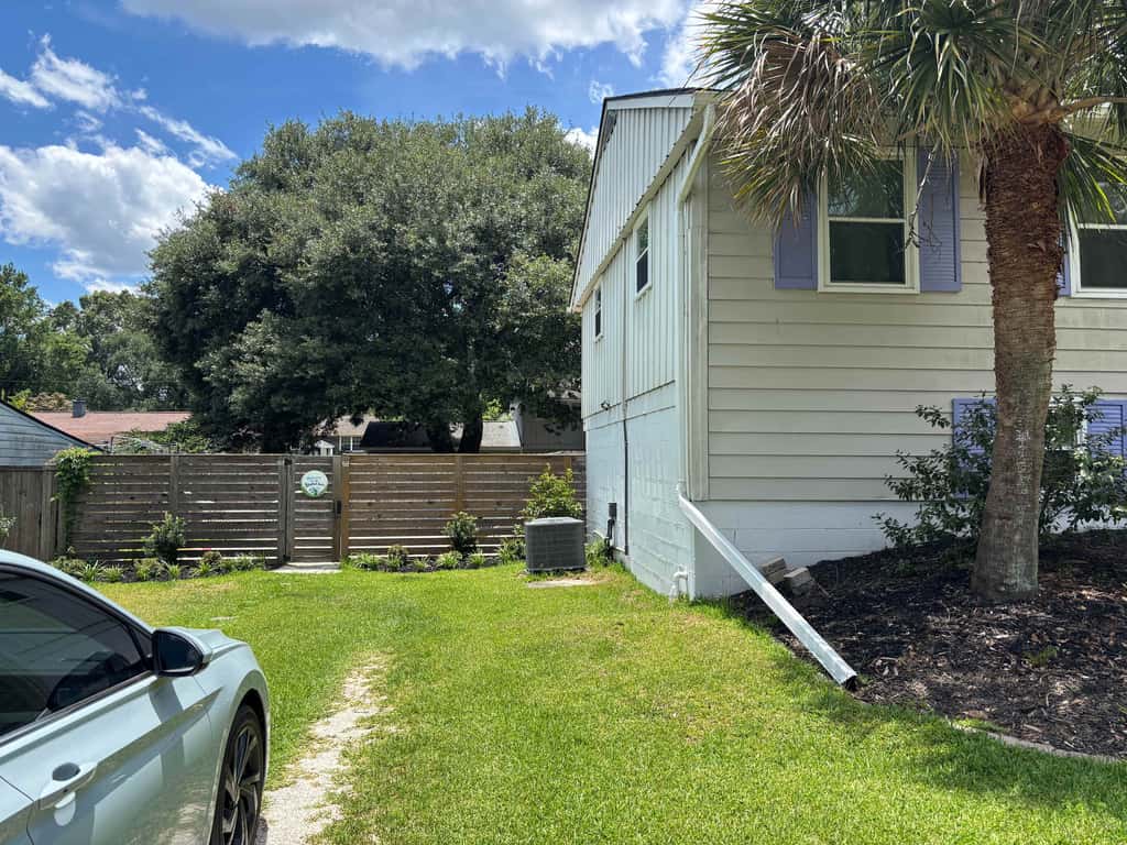 Cozy West Ashley Apartment- Close to shopping and Downtown Charleston
