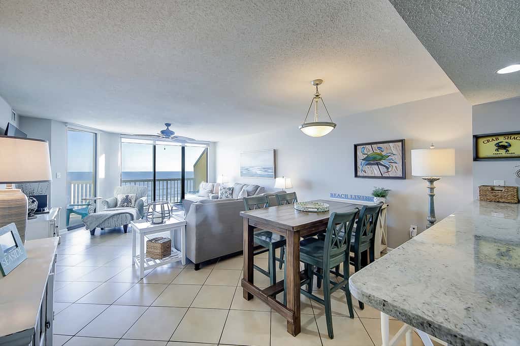 Oceanfront villa with incredible views, balcony & 2 community pools