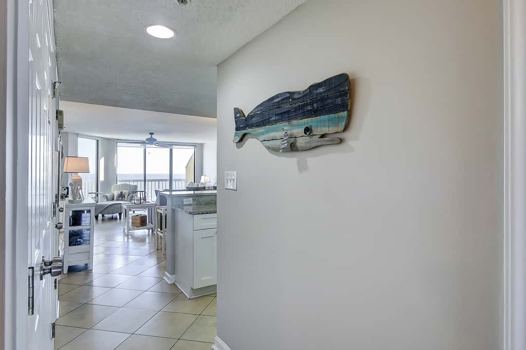 Oceanfront villa with incredible views, balcony & 2 community pools