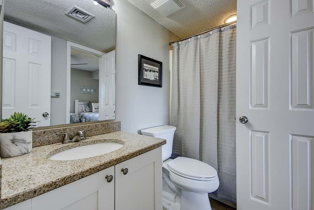Oceanfront villa with incredible views, balcony & 2 community pools