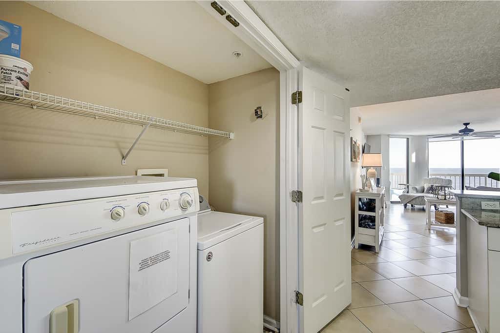 Oceanfront villa with incredible views, balcony & 2 community pools