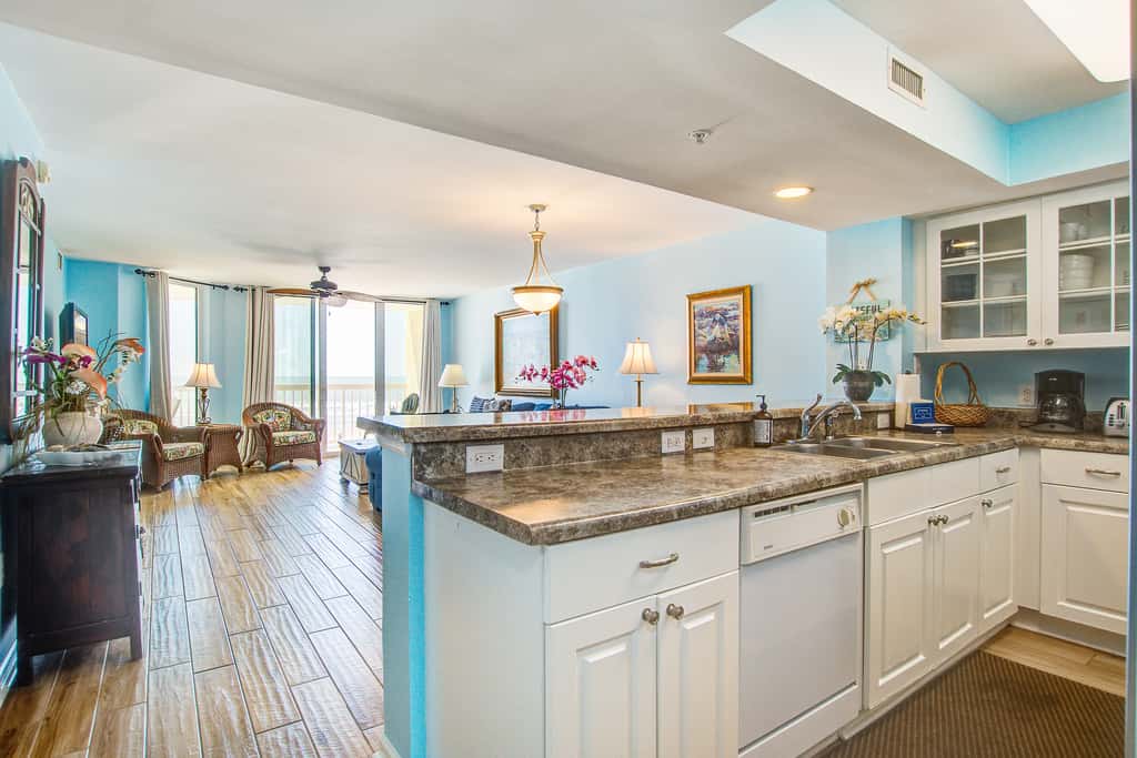 Oceanfront, first-floor villa w/large balcony & shared pool - near the beach