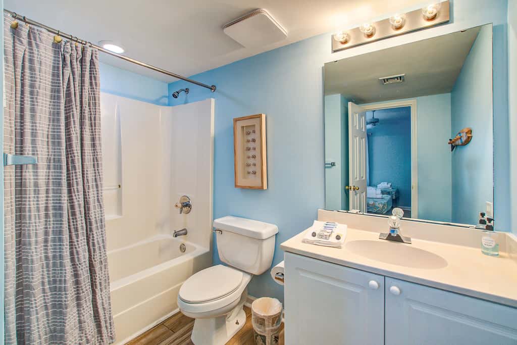 Oceanfront, first-floor villa w/large balcony & shared pool - near the beach