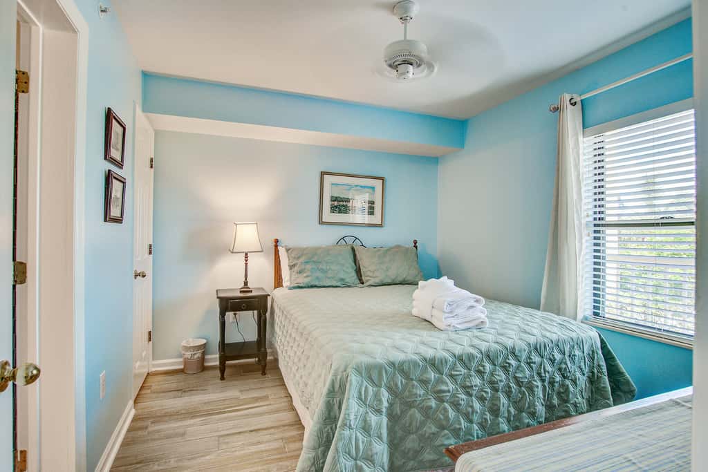 Oceanfront, first-floor villa w/large balcony & shared pool - near the beach