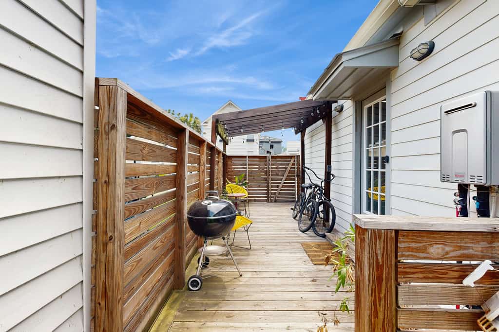 9 1/2 F Street - 30 Day Rental