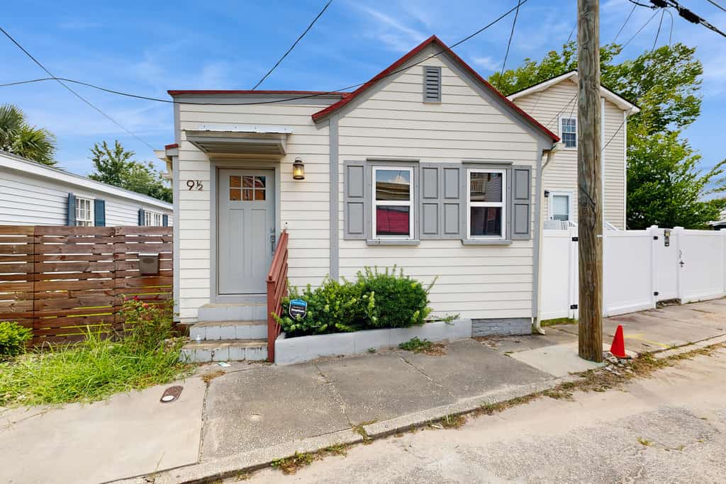 9 1/2 F Street - 30 Day Rental