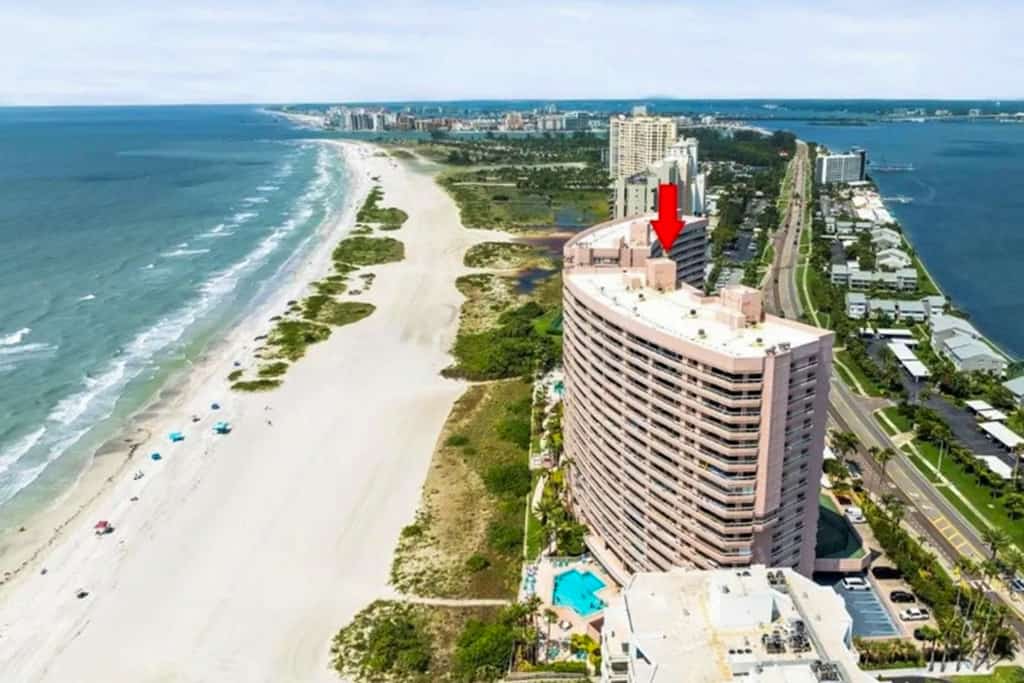 Crescent Beach Club I 4D
