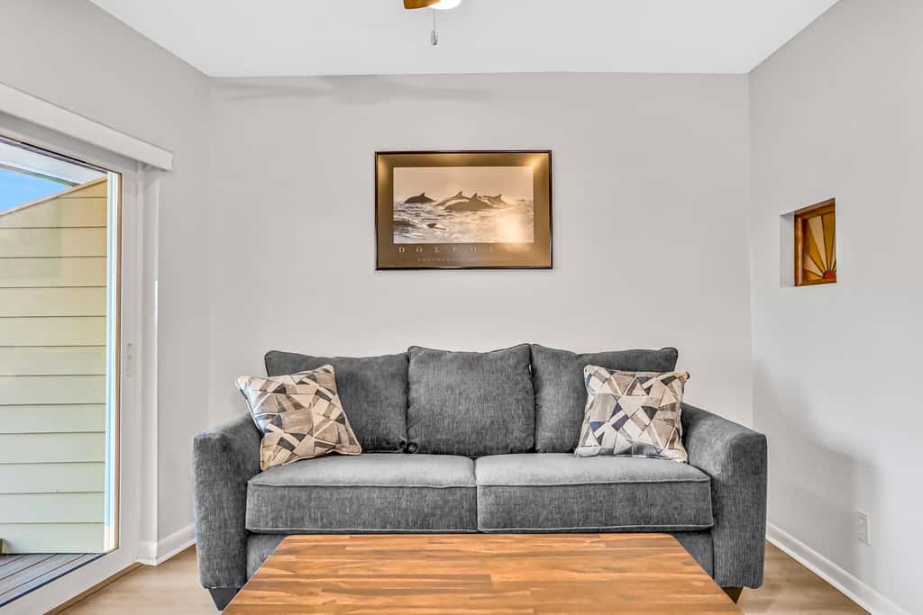 Charming Gulf front condo w/ balcony full kitchen central AC and WD