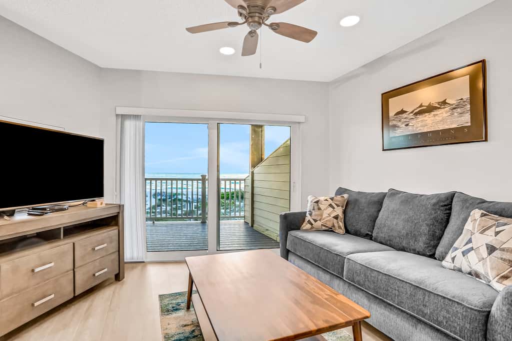 Charming Gulf front condo w/ balcony full kitchen central AC and WD
