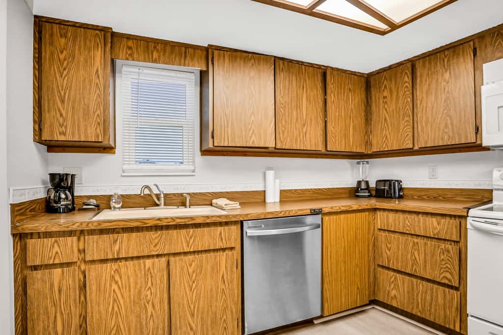 Charming Gulf front condo w/ balcony full kitchen central AC and WD
