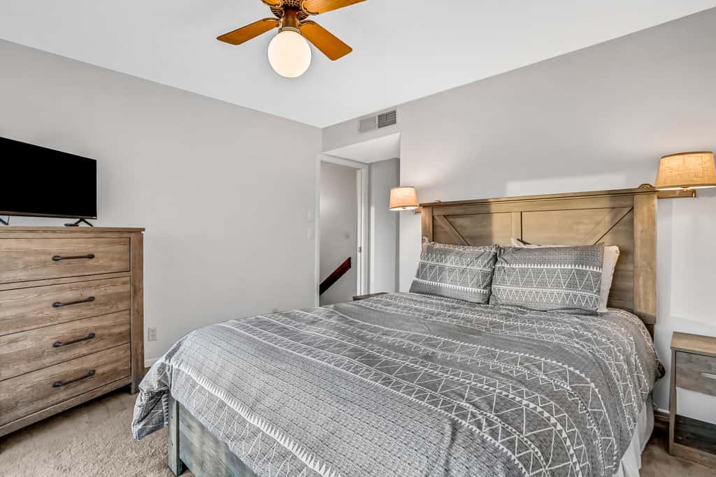 Charming Gulf front condo w/ balcony full kitchen central AC and WD