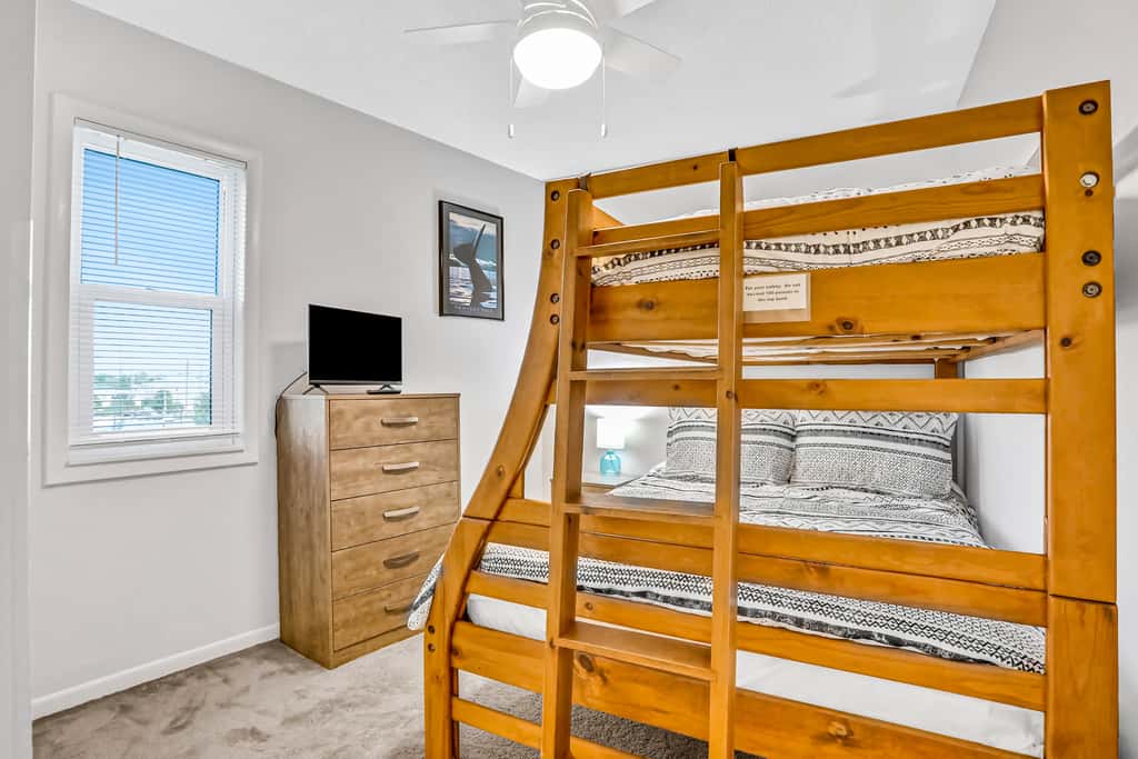 Charming Gulf front condo w/ balcony full kitchen central AC and WD