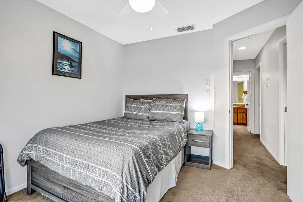 Charming Gulf front condo w/ balcony full kitchen central AC and WD