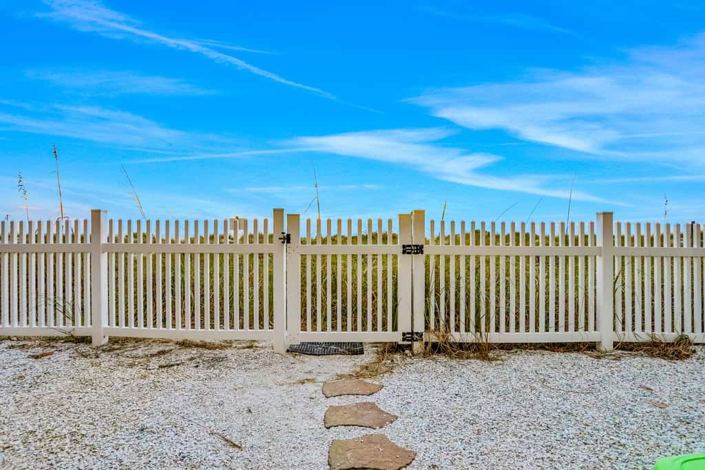 Charming Gulf front condo w/ balcony full kitchen central AC and WD