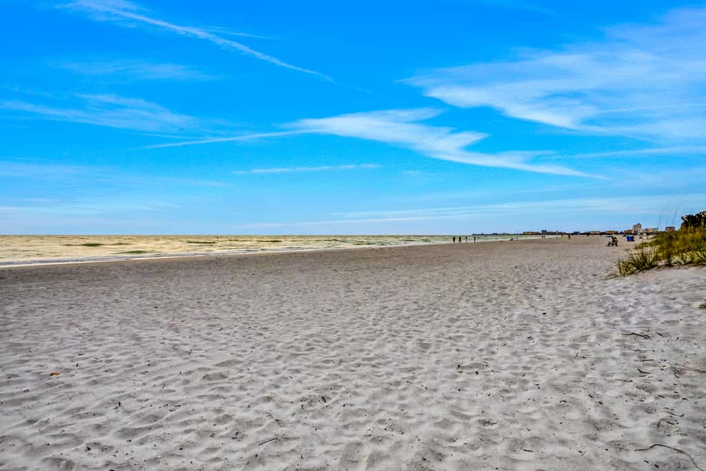 Charming Gulf front condo w/ balcony full kitchen central AC and WD
