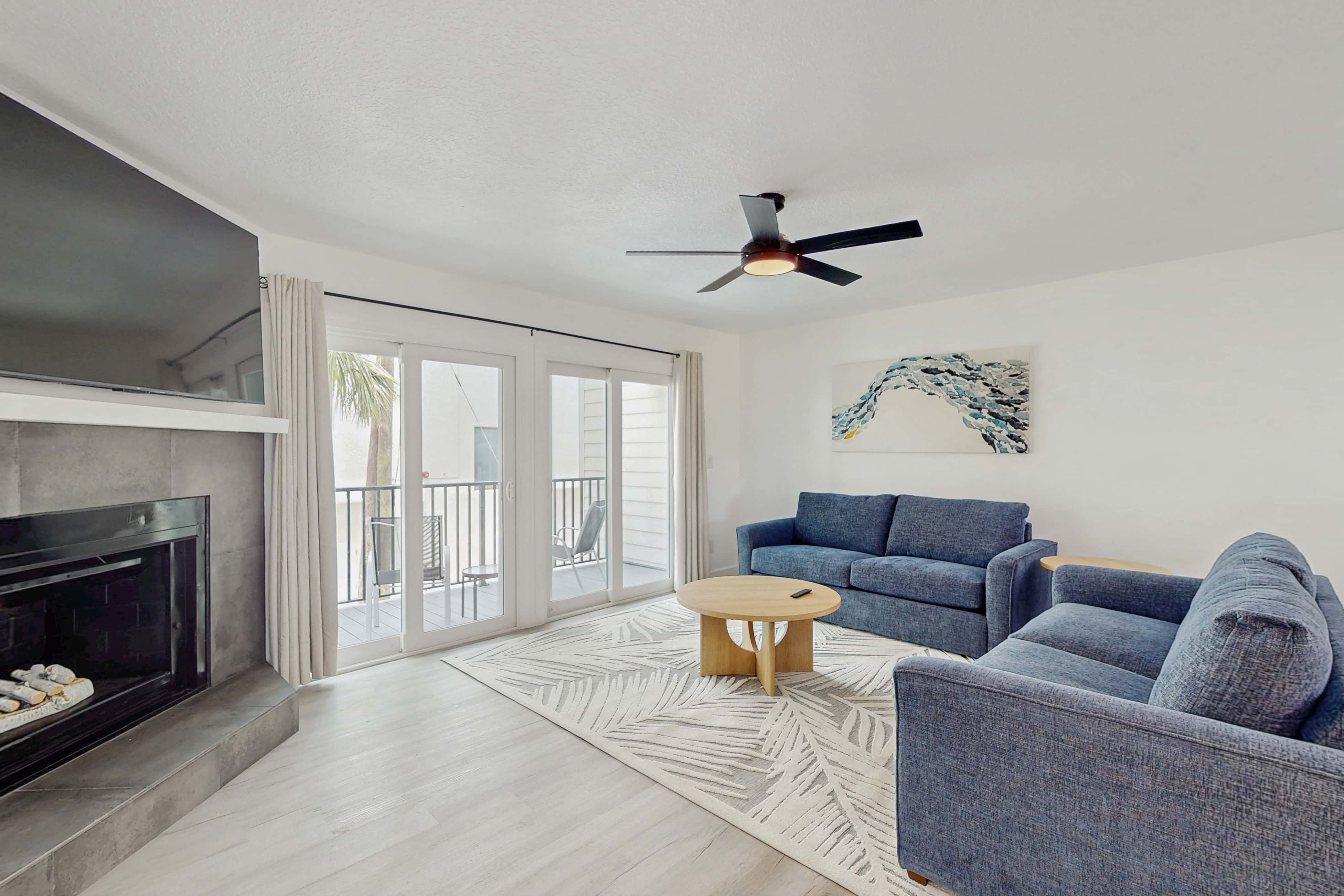 Spacious and dog friendly close to the Gulf and beaches AC WIFI and WD