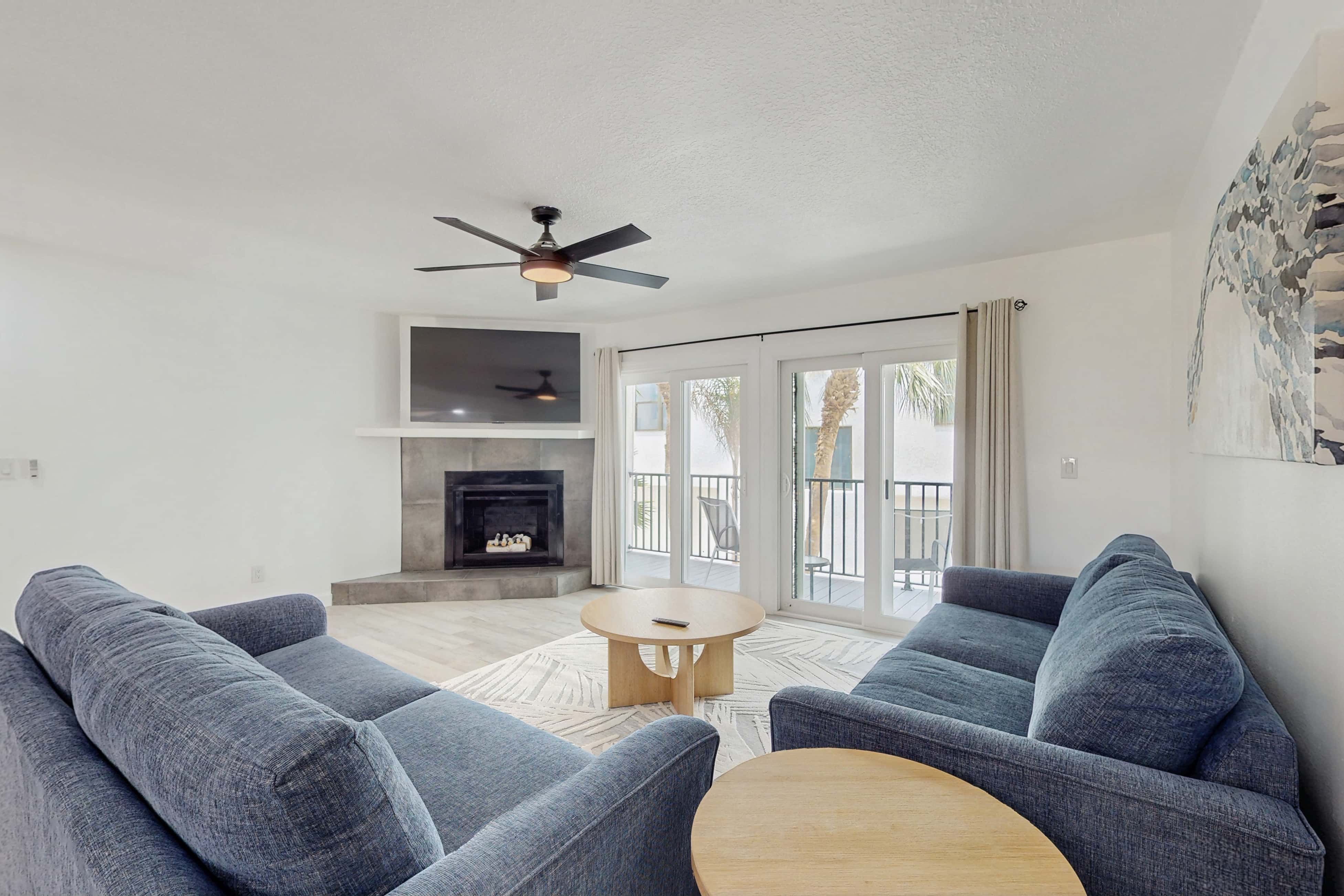 Spacious and dog friendly close to the Gulf and beaches AC WIFI and WD