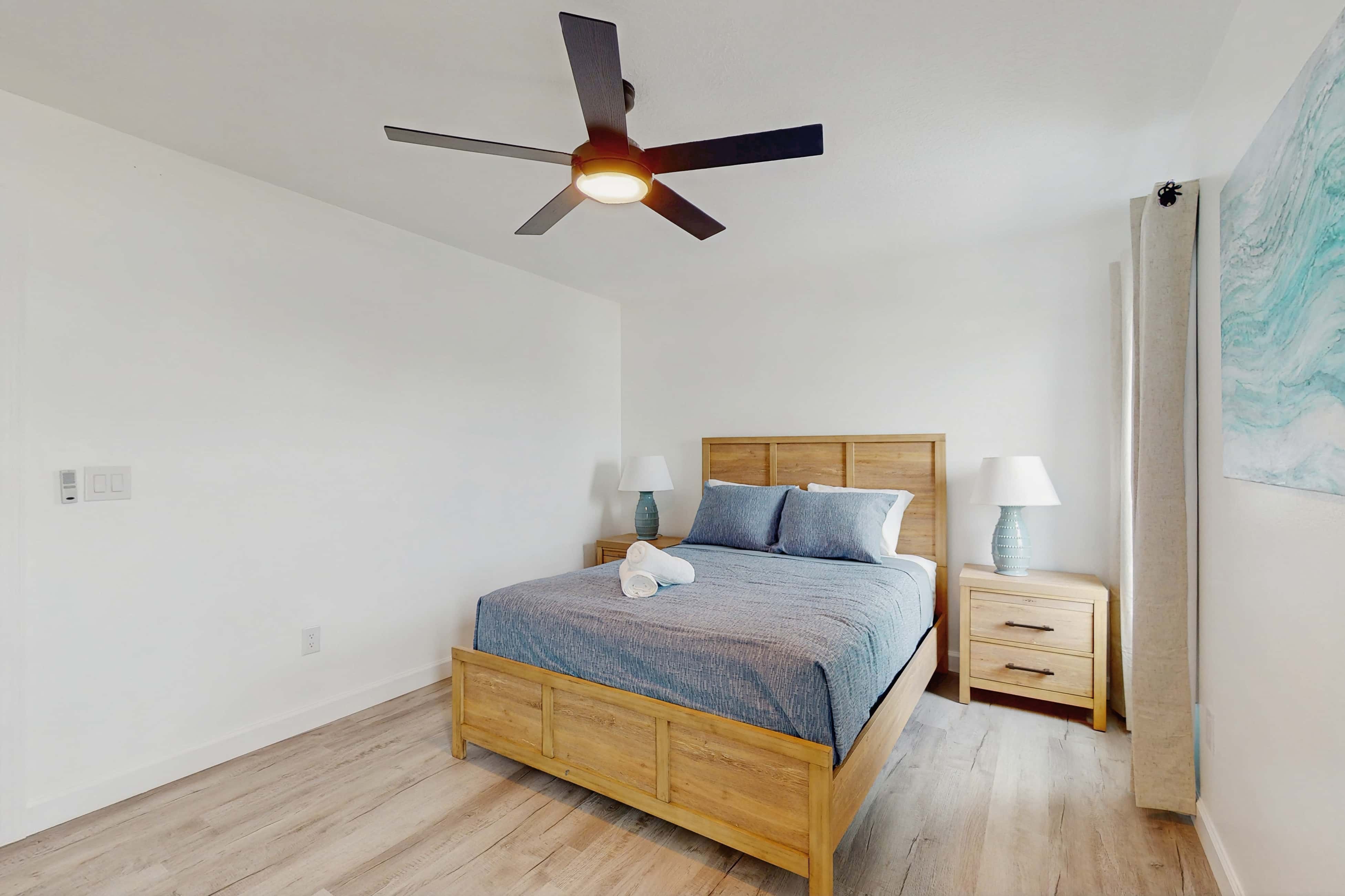 Spacious and dog friendly close to the Gulf and beaches AC WIFI and WD