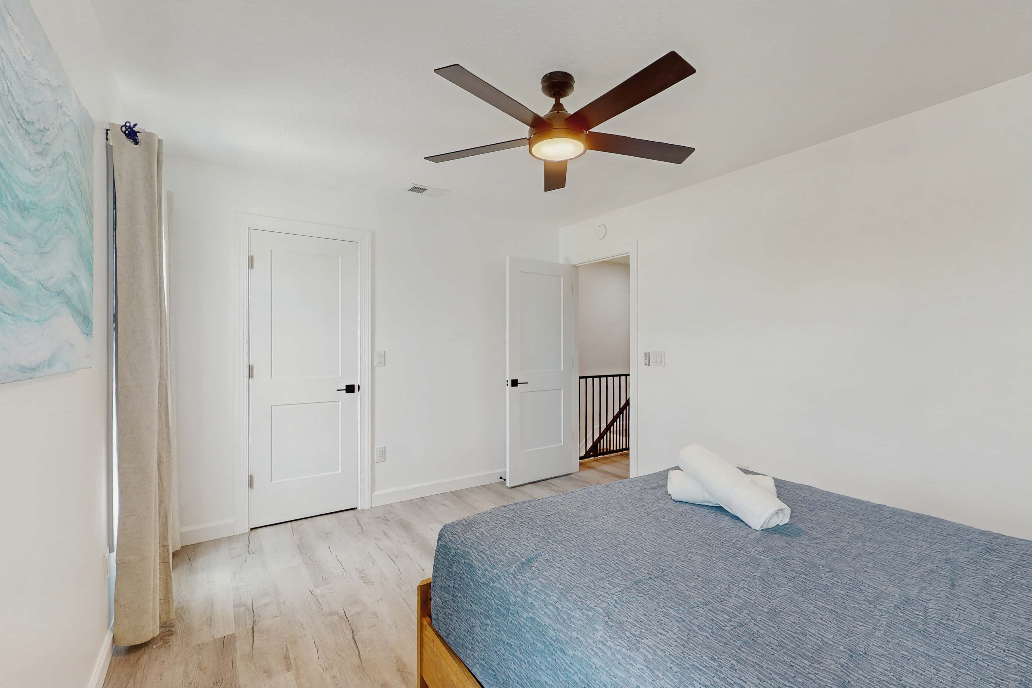 Spacious and dog friendly close to the Gulf and beaches AC WIFI and WD