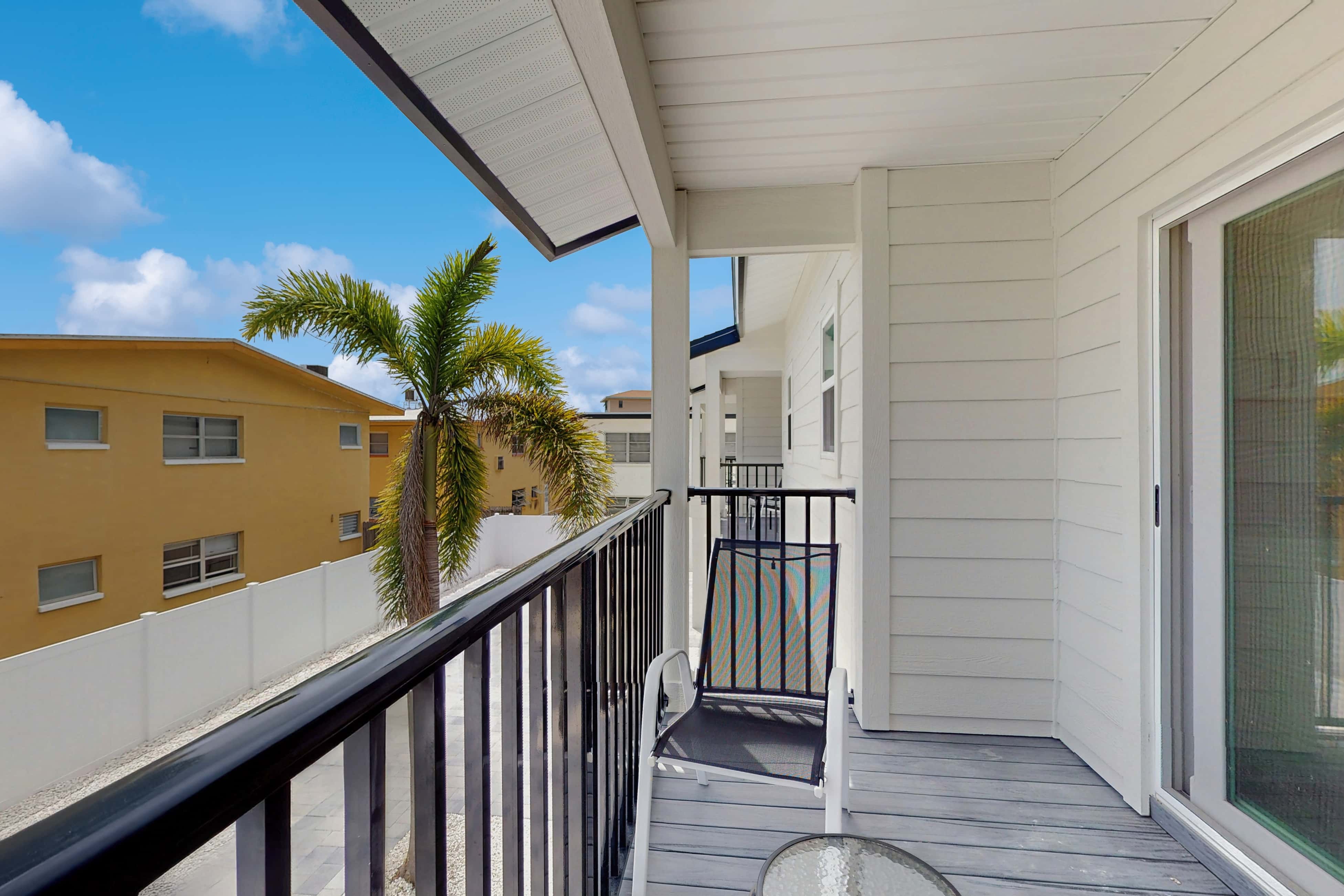 Spacious and dog friendly close to the Gulf and beaches AC WIFI and WD