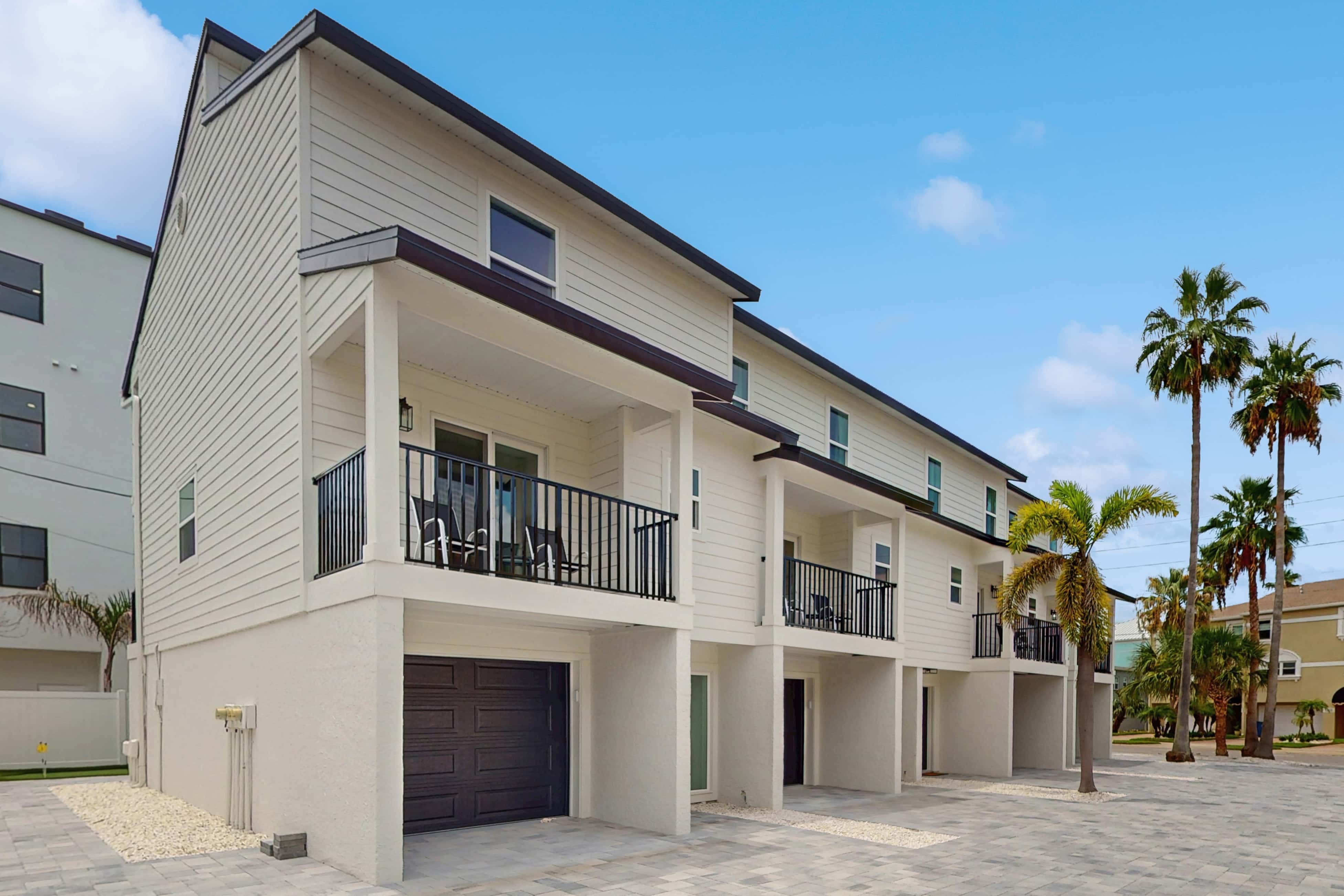 Spacious and dog friendly close to the Gulf and beaches AC WIFI and WD