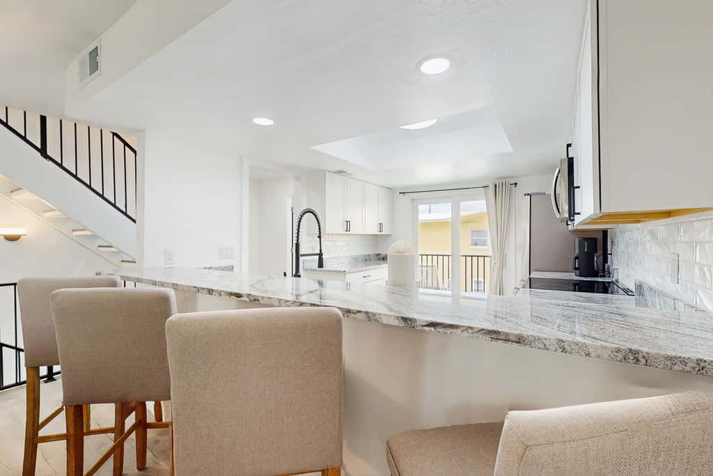 Modern dog friendly townhome close to the Gulf and beaches shopping and dining