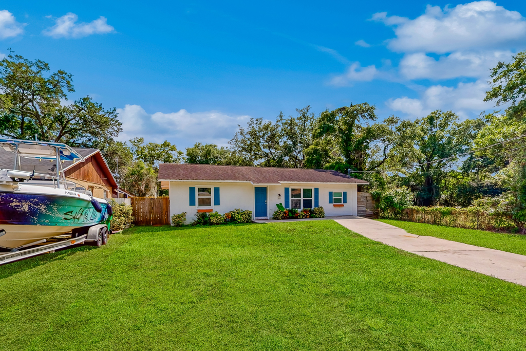 Dog friendly home with fenced yard firepit washer dryer and central AC