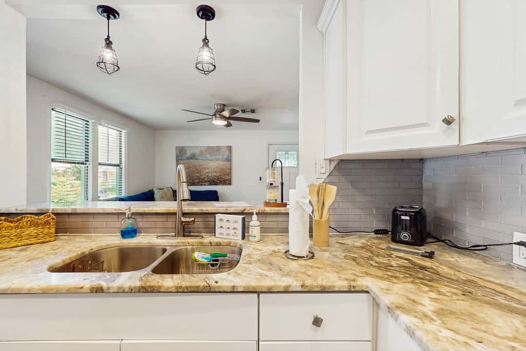 Dog friendly bungalow with a fenced yard deck washer dryer and AC