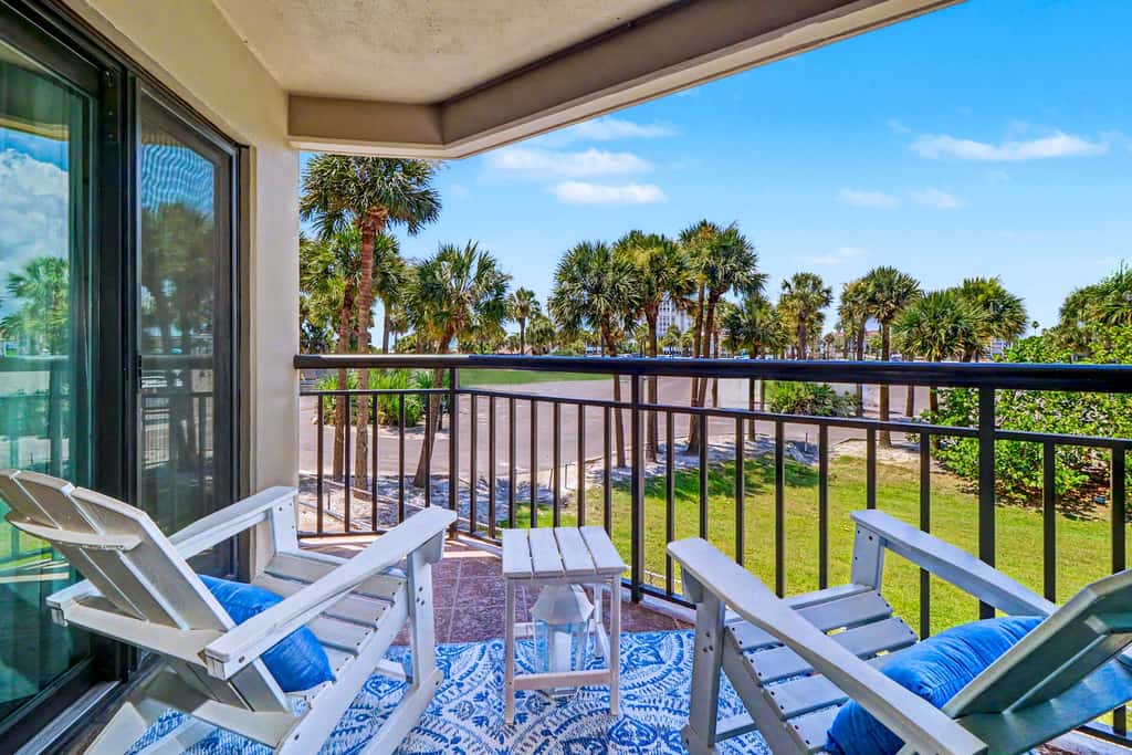 Beachfront St. Pete Condo w/ Heated Pool & Balcony