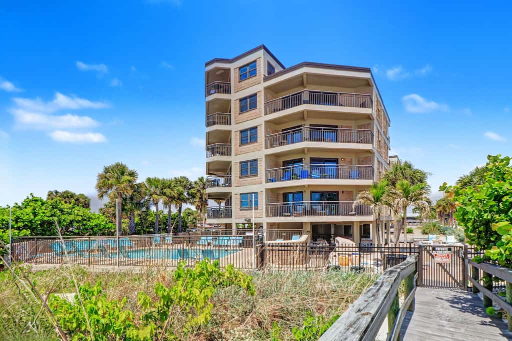 Beachfront St. Pete Condo w/ Heated Pool & Balcony