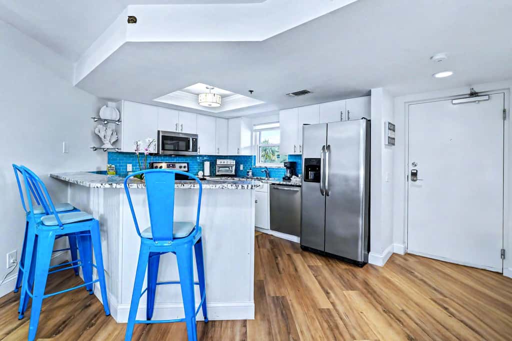 Beachfront St. Pete Condo w/ Heated Pool & Balcony