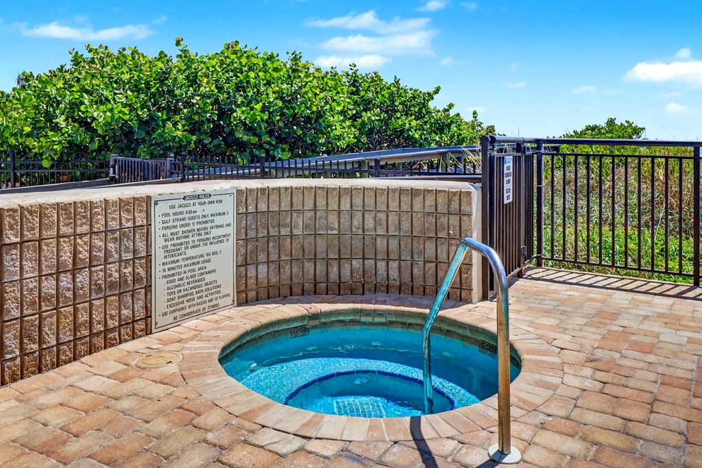 Beachfront St. Pete Condo w/ Heated Pool & Balcony