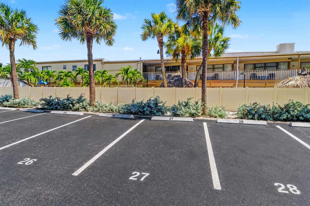 Beachfront St. Pete Condo w/ Heated Pool & Balcony