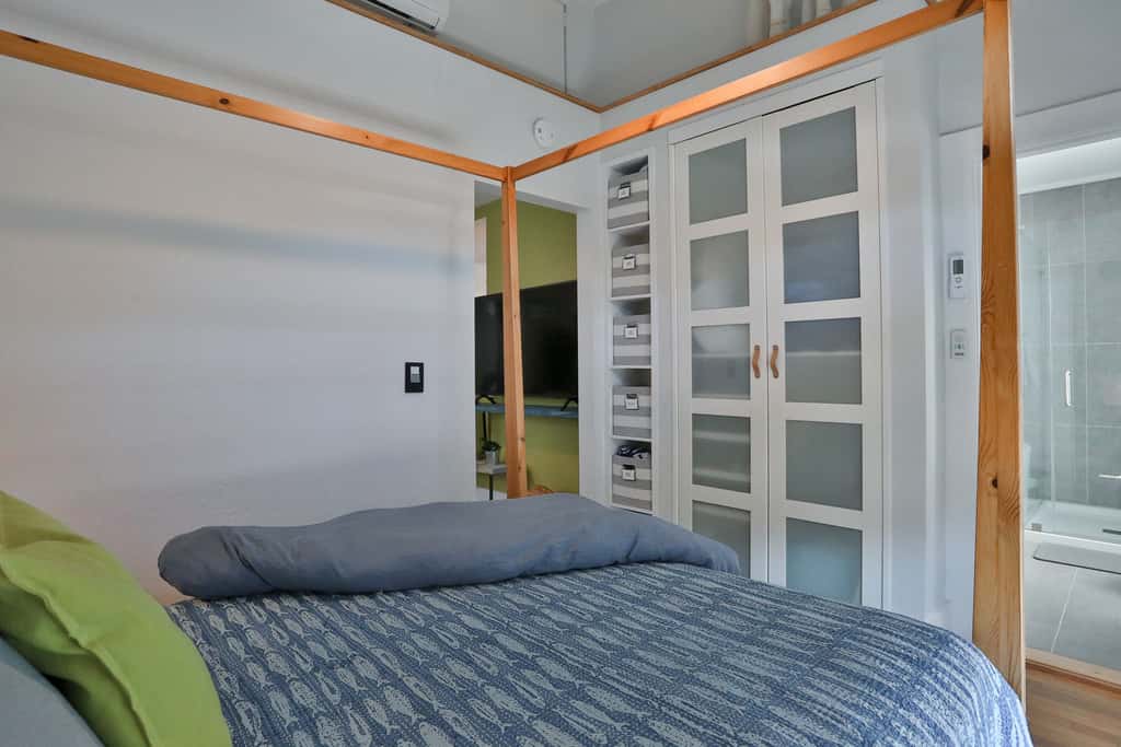 Dog Friendly Second Floor Retreat with WiFi Private Patio and Great Location