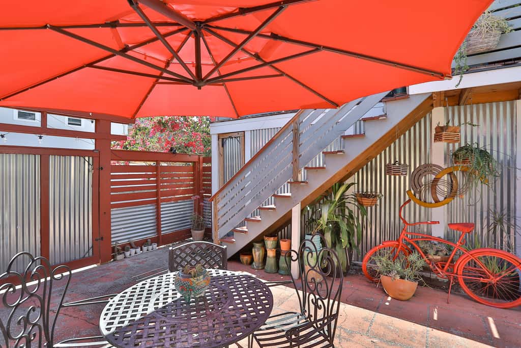 Dog Friendly Second Floor Retreat with WiFi Private Patio and Great Location