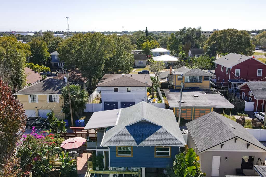 Dog Friendly Second Floor Retreat with WiFi Private Patio and Great Location