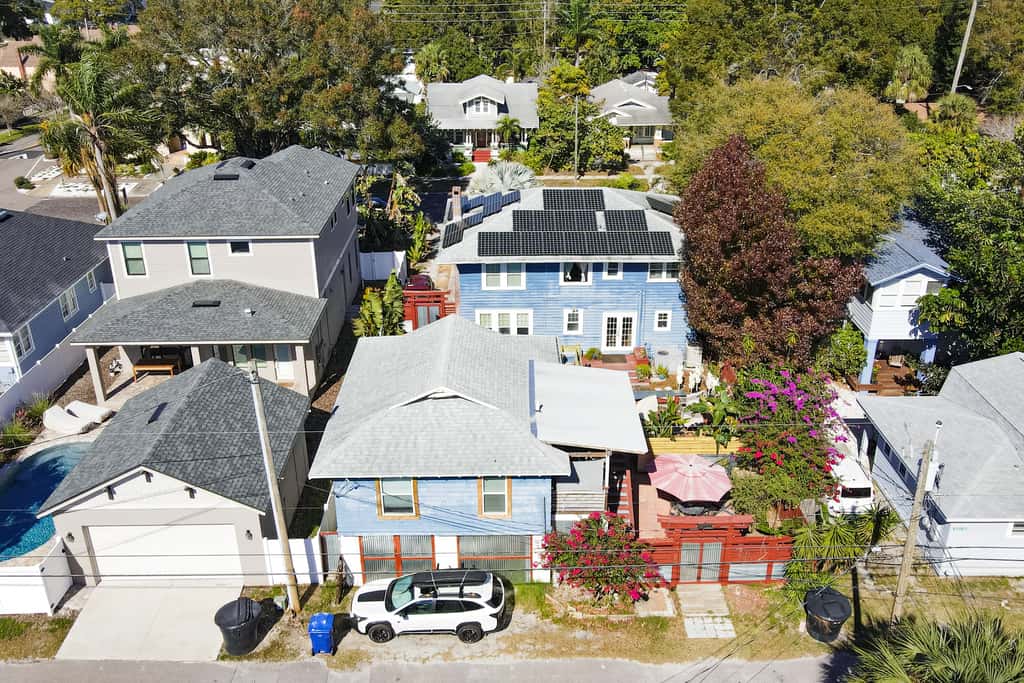 Dog Friendly Second Floor Retreat with WiFi Private Patio and Great Location