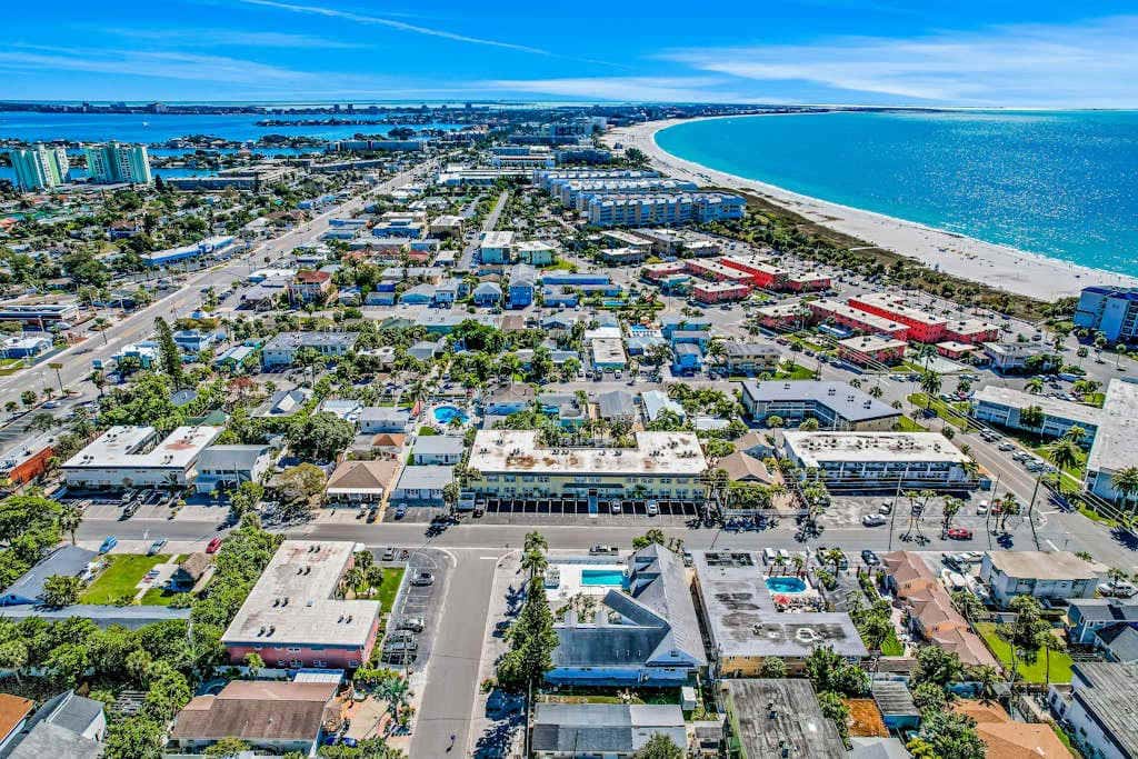 Quiet Waves 20 Condo with Pool Steps to Dining Shopping and St Pete Beach